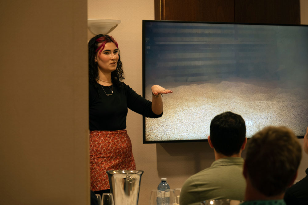 VWF-SAT-DAY221.jpg